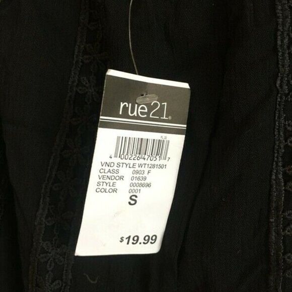 NWT Sadie Robinson small off the shoulder black cr - Picture 4 of 5